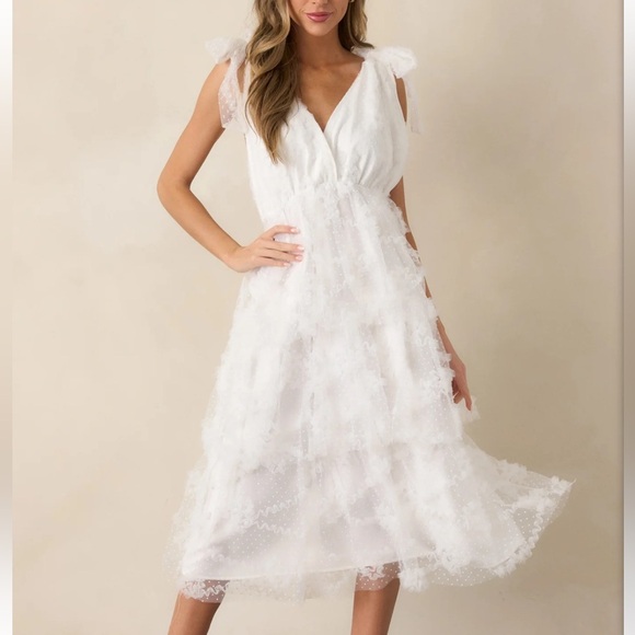 JUST ME White Lace Sleeveless Deep V-Neck Tiered Midi Dress Size L Open Back - Picture 13 of 16